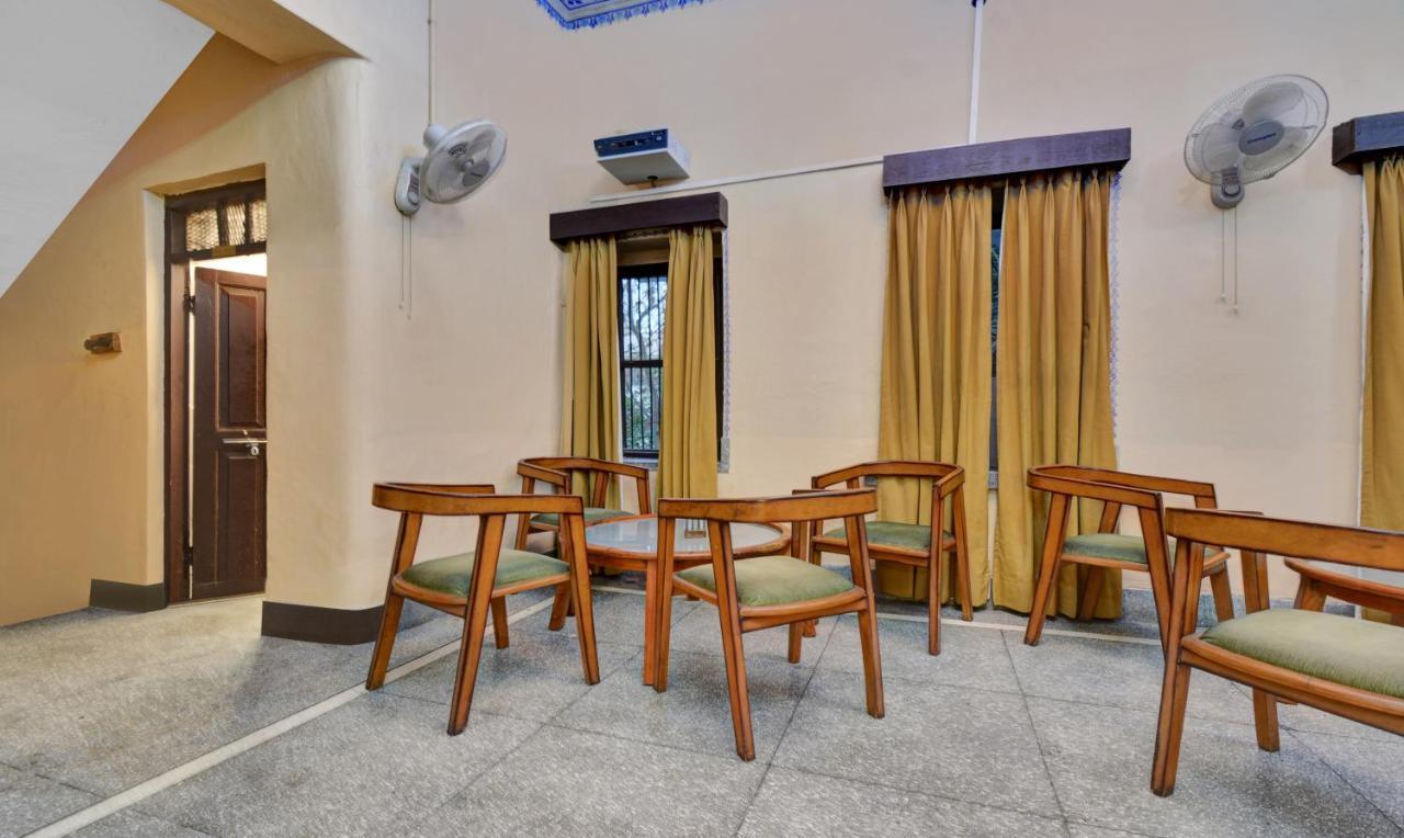 Treebo The Regal House, Near Fateh Sagar Lake Udaipur Exterior foto